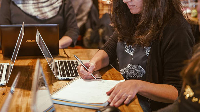 Die Zahl der Hochschulabsolvent:innen ist auf &uuml;ber ein Drittel gestiegen. - Bild: Piqsels