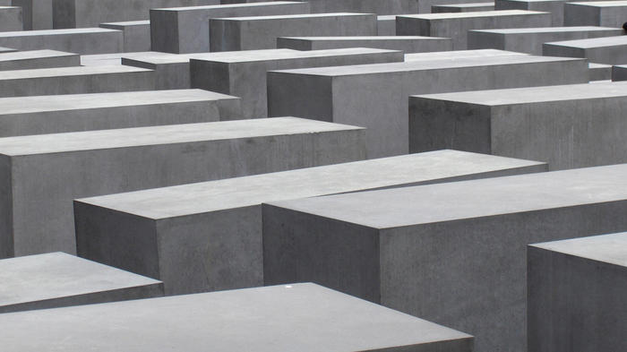 Gedenkst&auml;tten wie das Holocoust-Mahnmal in Berlin k&ouml;nnen zur Aufarbeitung der deutschen Geschichte beisteuern. Bild: CCO