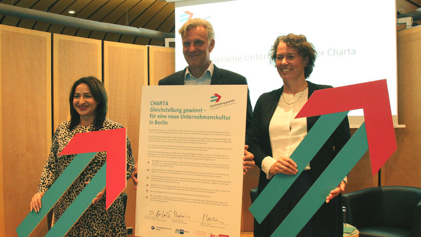 Dilek Kolat, Beatrice Kramm und Stephan Schwarz (v.l.n.r.) - Bild: SenGPG