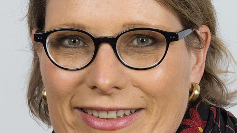 Justizministerin Hubig hat vor, Vergewaltigungen schärfer zu bestrafen. - Bild:  Wikimedia/ Sven Teschke